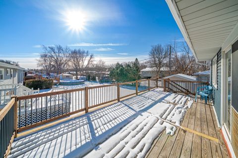 Tiny photo for 601 Edwards Avenue, West Dundee, IL 60118 (MLS # 12559207)