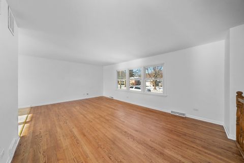 Tiny photo for 601 Edwards Avenue, West Dundee, IL 60118 (MLS # 12559207)