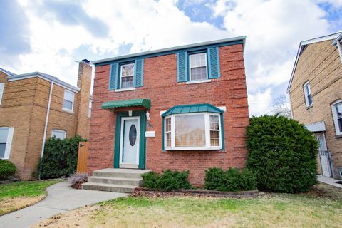 Photo of 6617 W FOSTER Avenue, Chicago, IL 60656 (MLS # 12624870)