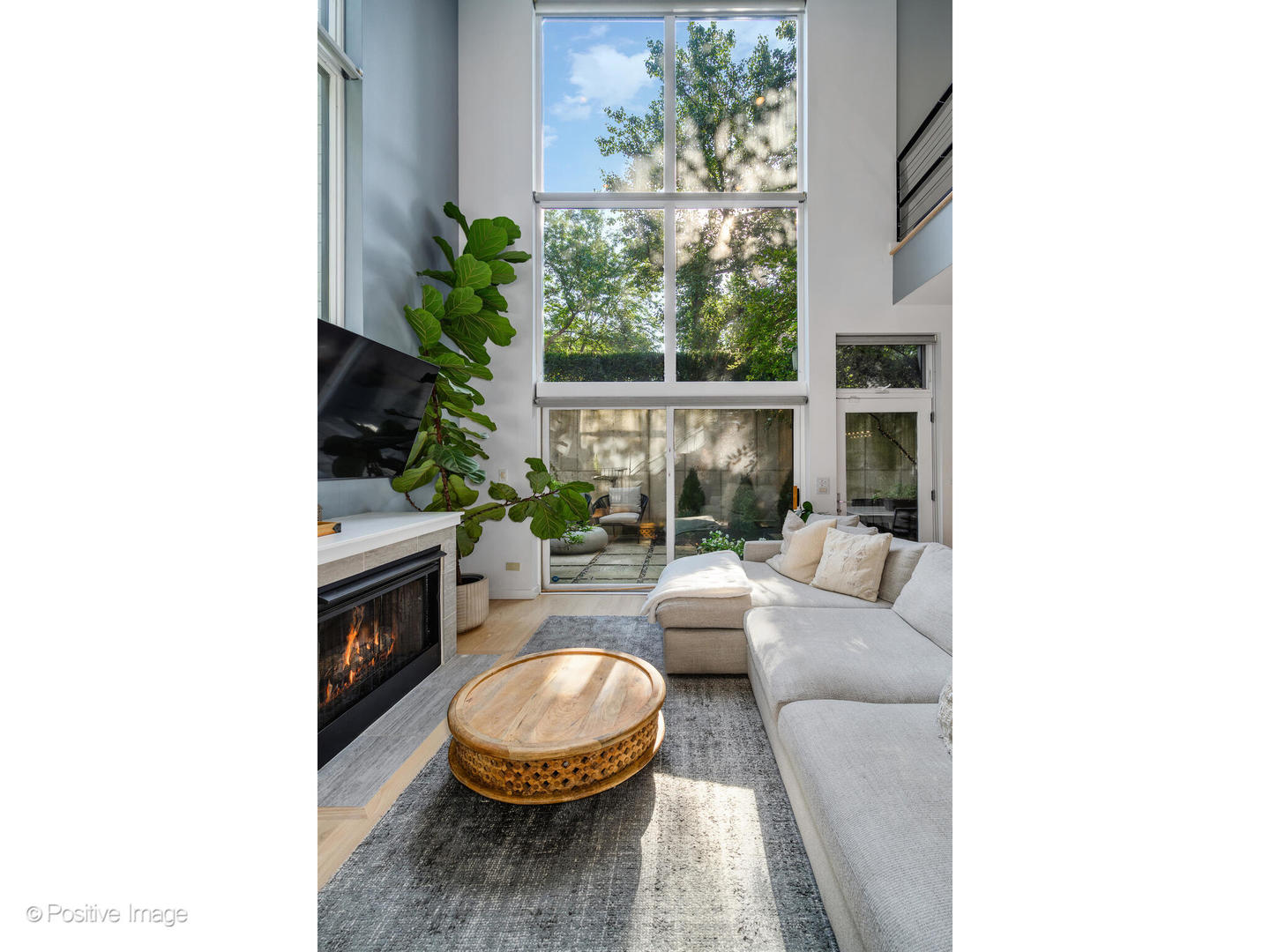 1212 N Hoyne Avenue 101