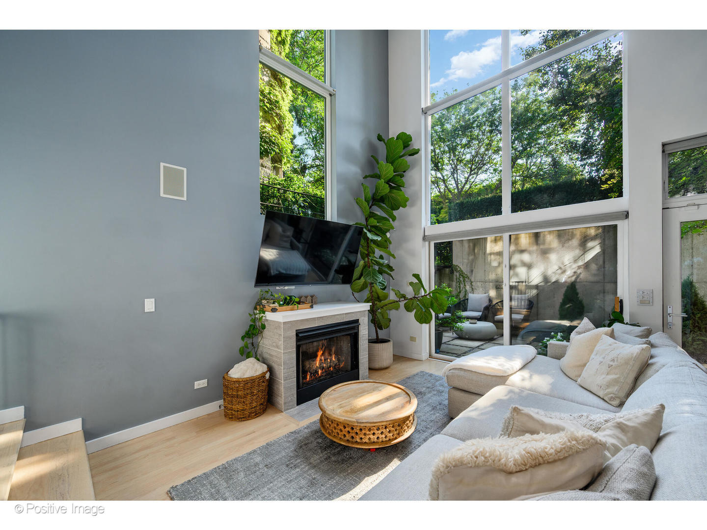 1212 N Hoyne Avenue 101