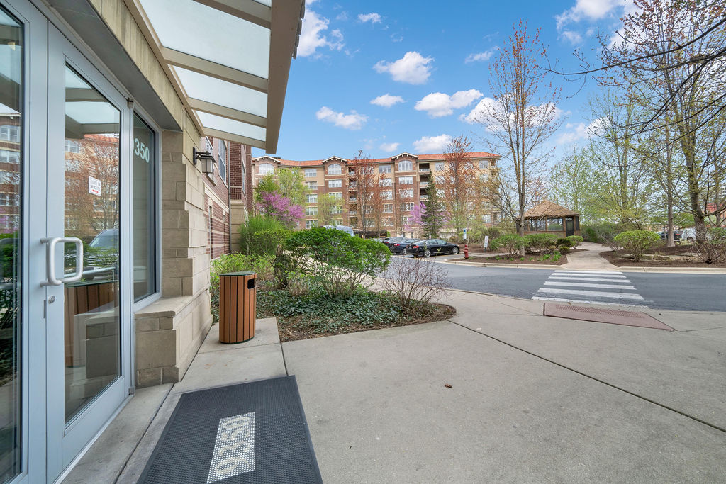 9350 N SKOKIE Boulevard 303