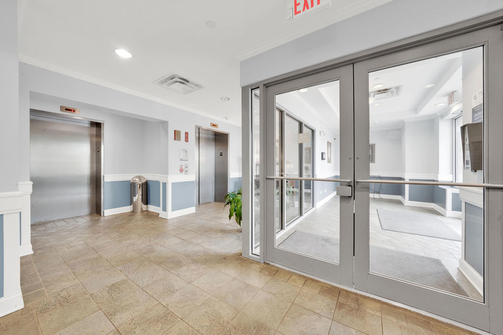 9350 N SKOKIE Boulevard 303