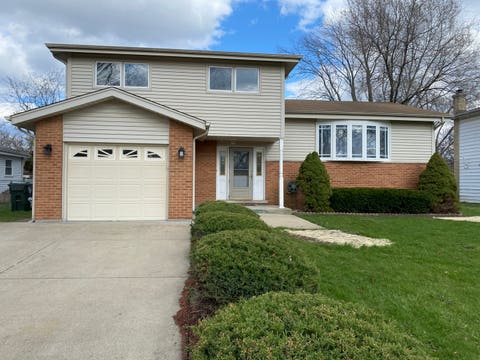 Tiny photo for 1403 N SAUK Lane, Mount Prospect, IL 60056 (MLS # 12648648)