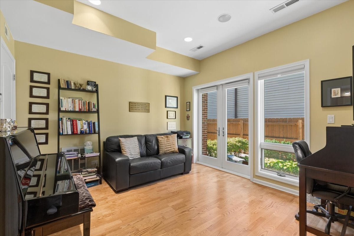 1742 W Diversey Parkway 3