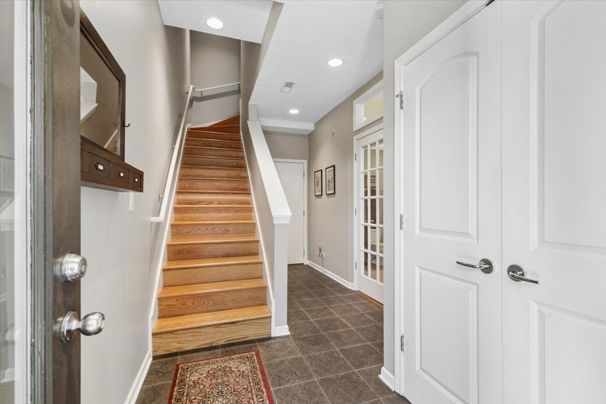 1742 W Diversey Parkway 3