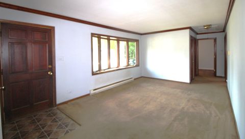 Tiny photo for 176 S Seymour Avenue, Mundelein, IL 60060 (MLS # 12469169)