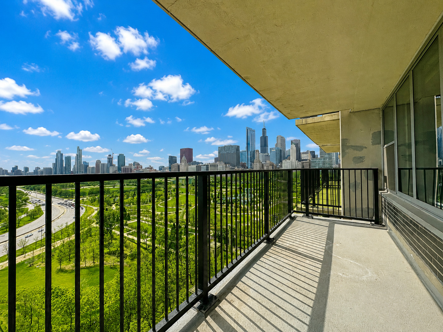 400 E randolph Street 2101
