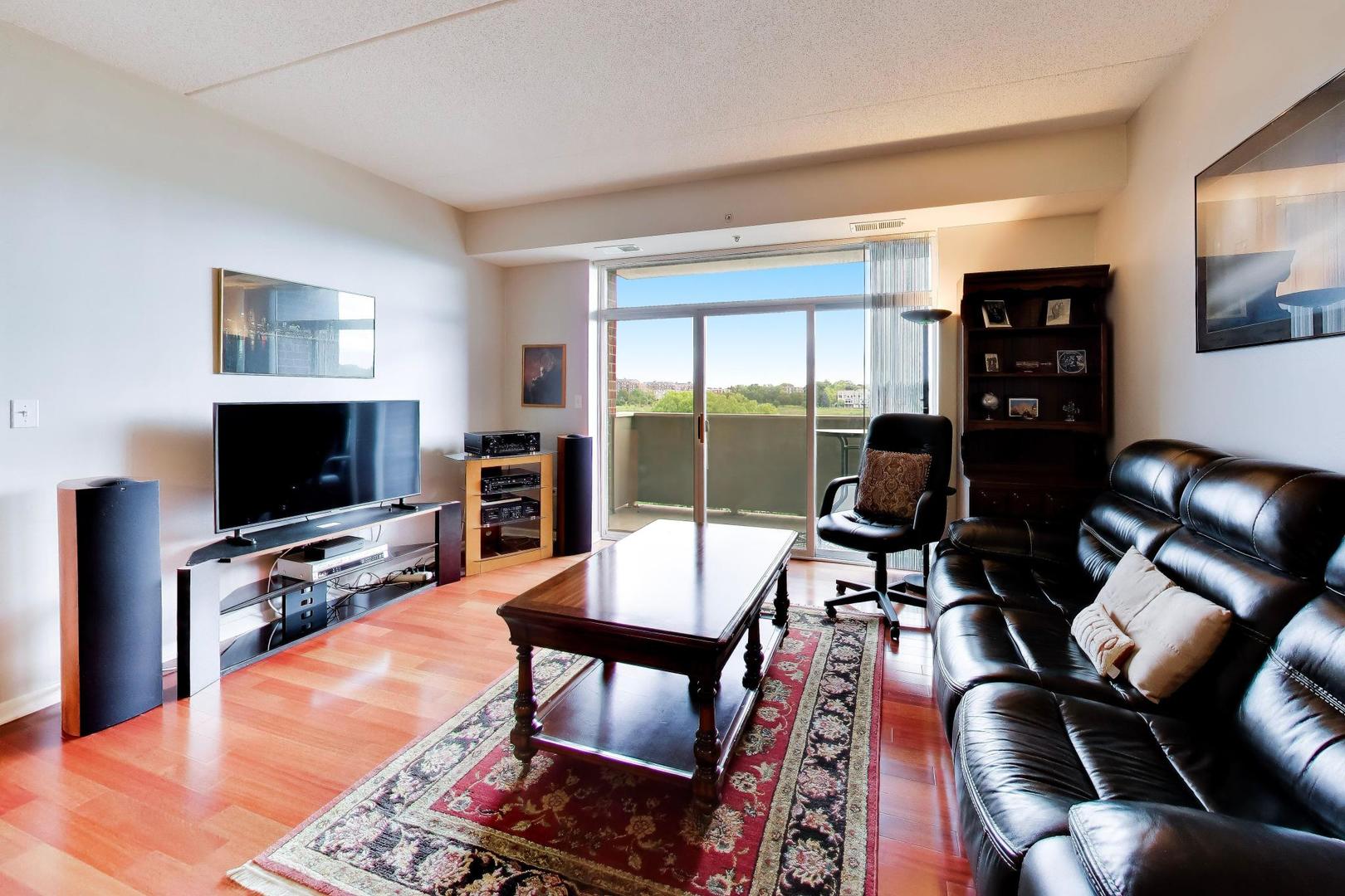 77 N Quentin Road 311