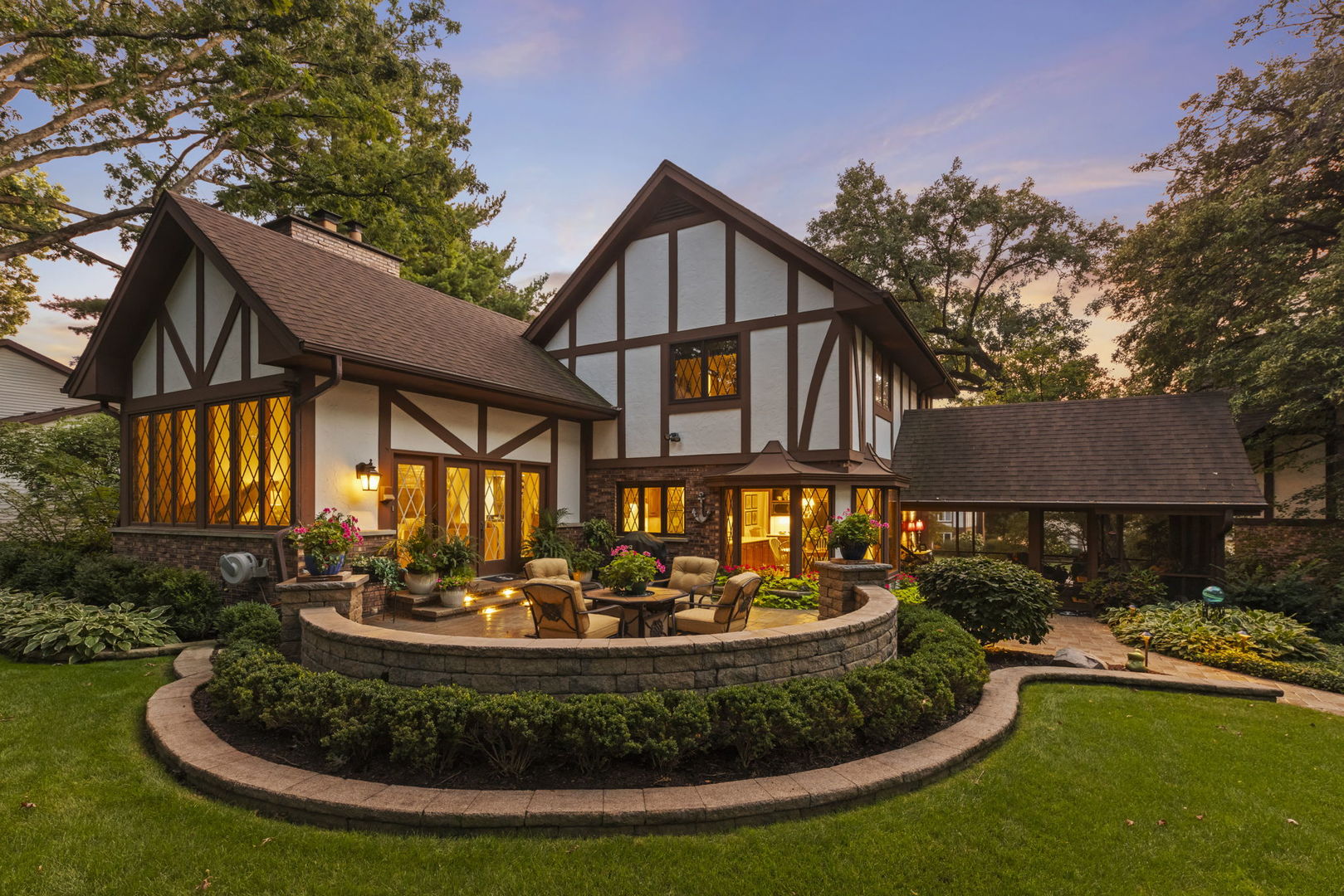 6181 Shorewood Court