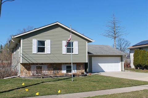 Tiny photo for 1470 Elizabeth Street, Glendale Heights, IL 60139 (MLS # 12599539)