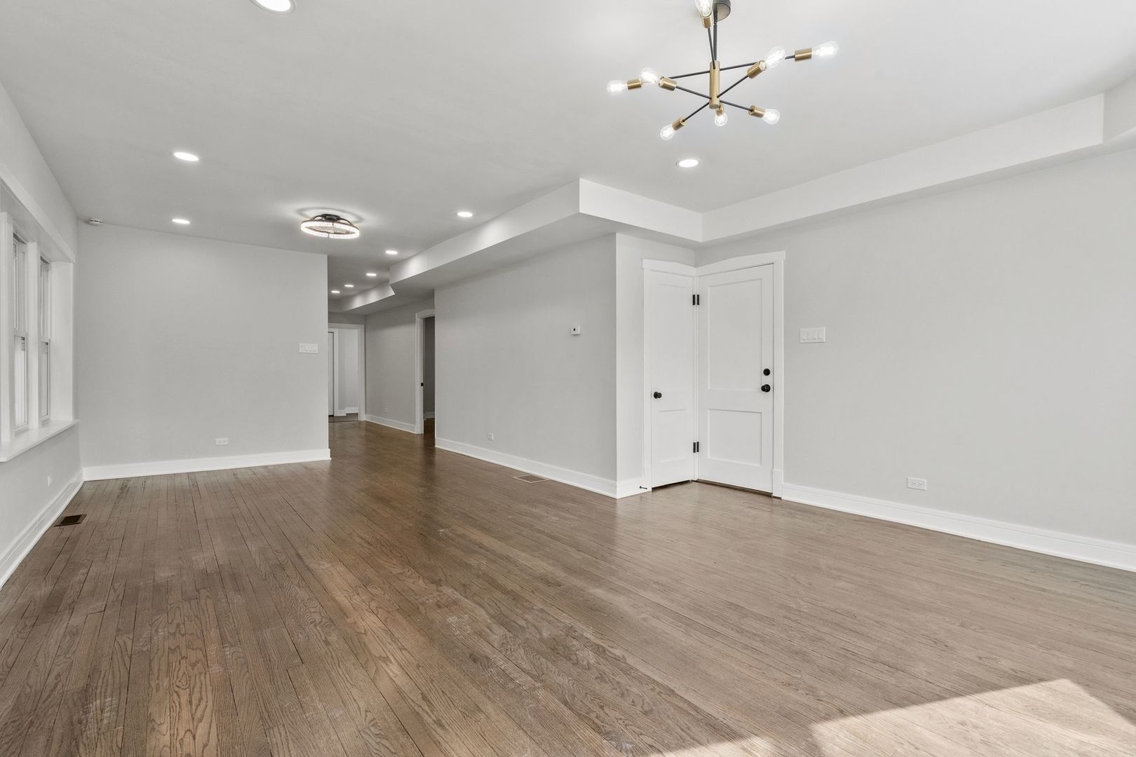 7811 S Honore Street