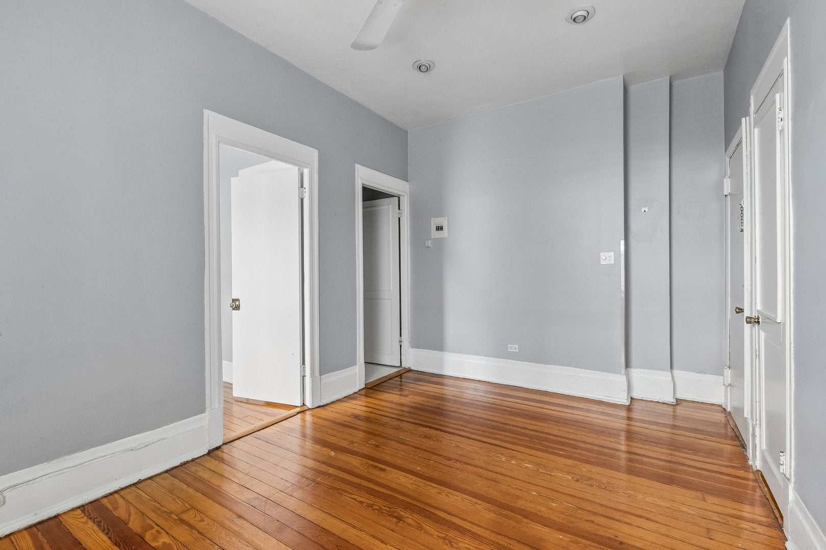 20 E Goethe Street 206