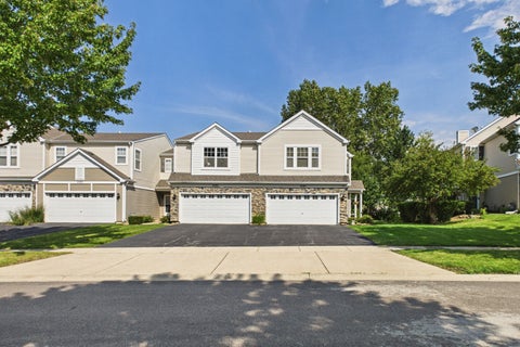 Photo of 6787 Slate Drive, Carpentersville, IL 60110 (MLS # 12747886)