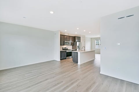 Tiny photo for 2129 Yellowstone Boulevard, Mundelein, IL 60060 (MLS # 12733525)