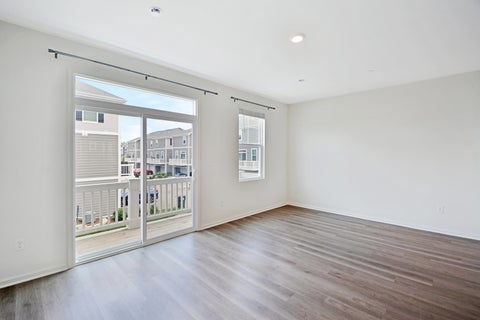 Tiny photo for 2129 Yellowstone Boulevard, Mundelein, IL 60060 (MLS # 12733525)
