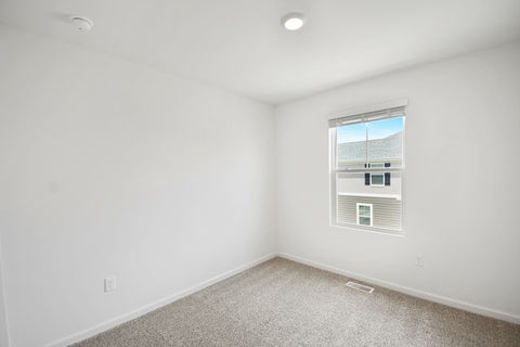 Tiny photo for 2129 Yellowstone Boulevard, Mundelein, IL 60060 (MLS # 12733525)