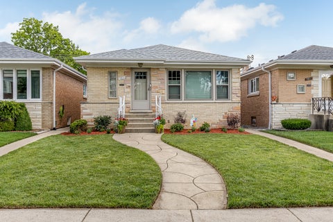 Photo of 5815 N Oketo Avenue, Chicago, IL 60631 (MLS # 12685244)