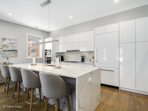 Tiny photo for 2335 W Montrose Avenue #2, Chicago, IL 60618 (MLS # 12557465)