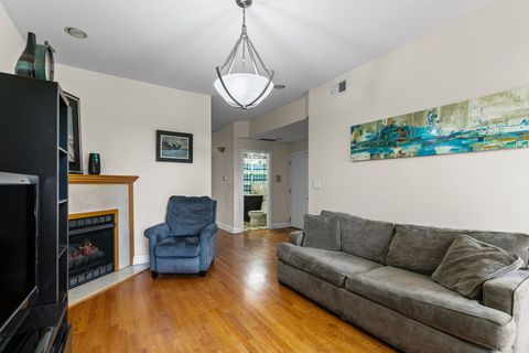 Tiny photo for 7654 N Greenview Avenue #2, Chicago, IL 60626 (MLS # 12626855)