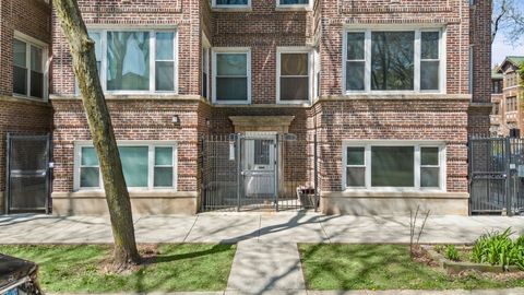 Tiny photo for 7654 N Greenview Avenue #2, Chicago, IL 60626 (MLS # 12626855)