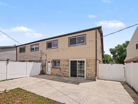 Tiny photo for 9120 Hollyberry Avenue, Des Plaines, IL 60016 (MLS # 12741625)