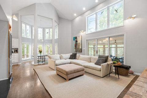 Tiny photo for 55 Trowbridge Circle, Lake Bluff, IL 60044 (MLS # 12492825)