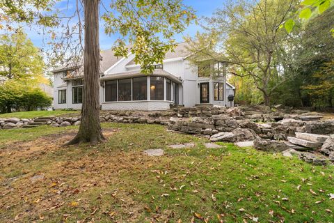 Tiny photo for 55 Trowbridge Circle, Lake Bluff, IL 60044 (MLS # 12492825)