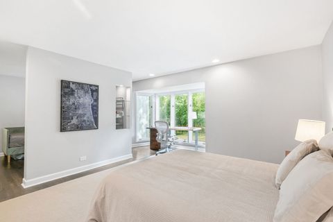 Tiny photo for 55 Trowbridge Circle, Lake Bluff, IL 60044 (MLS # 12492825)