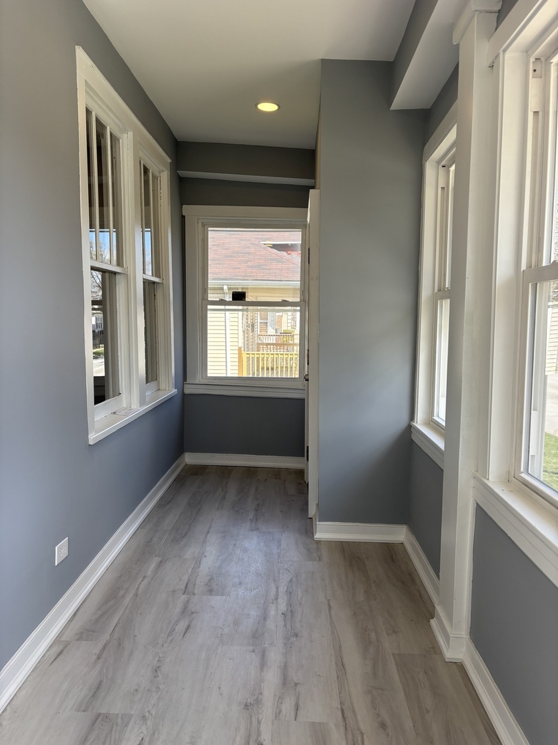 9236 S Blackstone Avenue - Photo 3