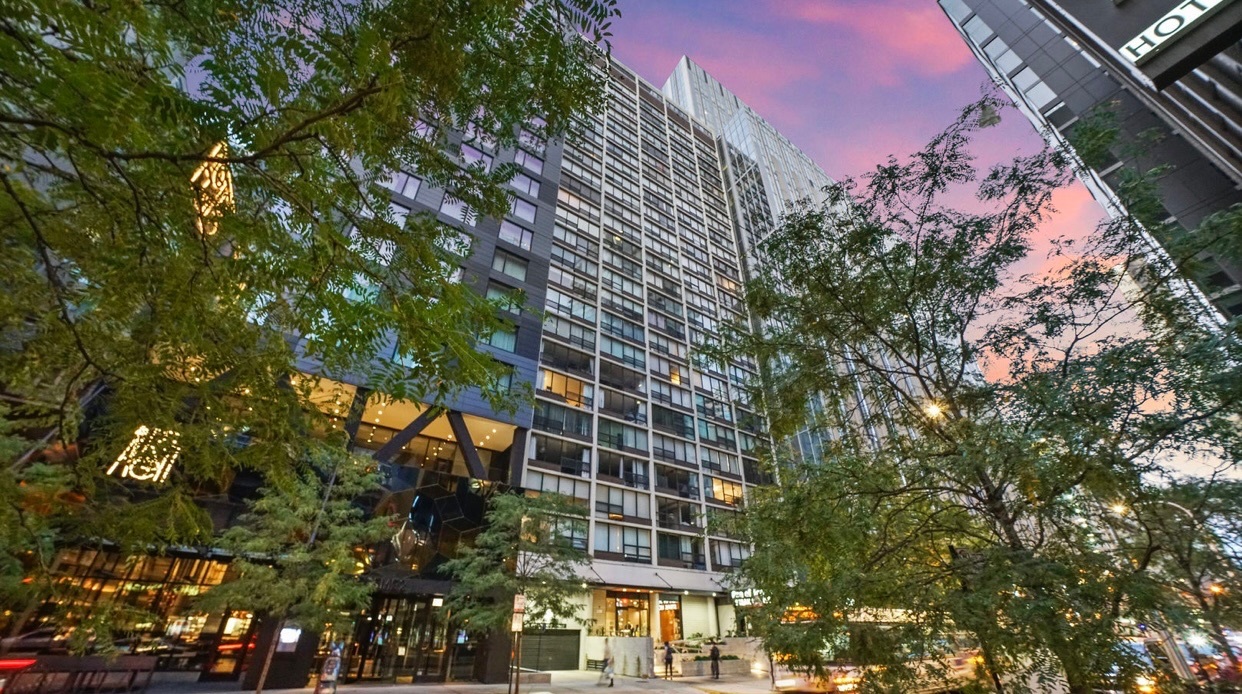 230 E Ontario Street 1206