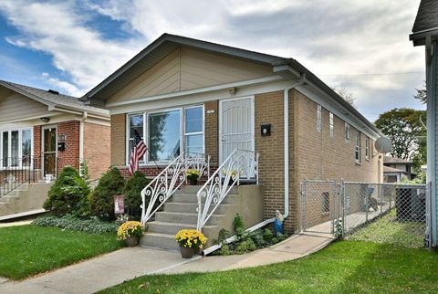 Photo of 7127 W Summerdale Avenue, Chicago, IL 60656 (MLS # 12508071) Photo of 7127 W Summerdale Avenue, Chicago, IL 60656 (MLS # 12508071)