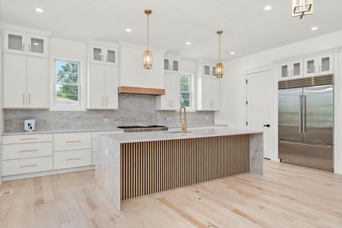 Tiny photo for 15W670 83rd Street, Burr Ridge, IL 60527 (MLS # 12694969)