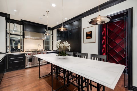 Tiny photo for 159 E Walton Place #7D, Chicago, IL 60611 (MLS # 12723886)