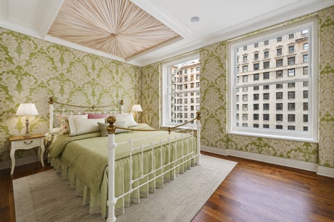 Tiny photo for 159 E Walton Place #7D, Chicago, IL 60611 (MLS # 12723886)