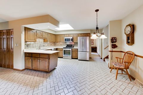 Tiny photo for 16W671 Fern Street, Willowbrook, IL 60527 (MLS # 12693868)
