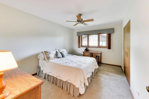 Tiny photo for 16W671 Fern Street, Willowbrook, IL 60527 (MLS # 12693868)