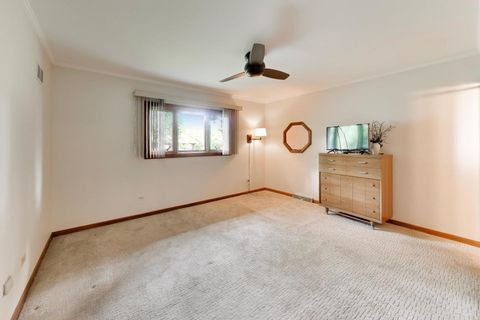Tiny photo for 16W671 Fern Street, Willowbrook, IL 60527 (MLS # 12693868)
