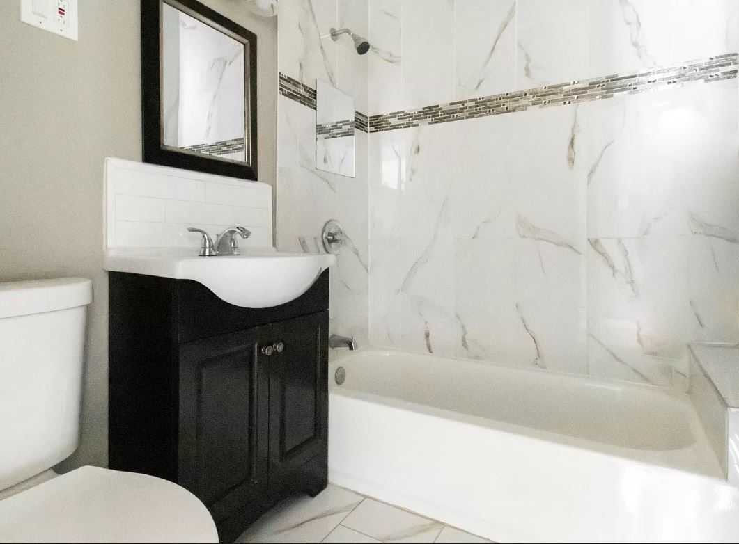 6927 S Hermitage Avenue