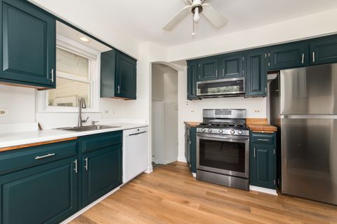 Tiny photo for 907 Wilkinson Parkway, Park Ridge, IL 60068 (MLS # 12512624)