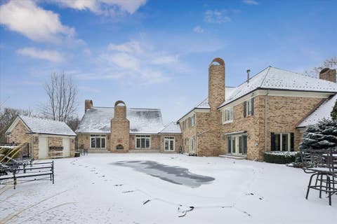 Tiny photo for 9 Squire Lane, St. Charles, IL 60174 (MLS # 12408553)