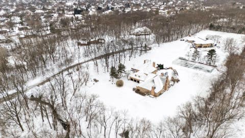 Tiny photo for 9 Squire Lane, St. Charles, IL 60174 (MLS # 12408553)