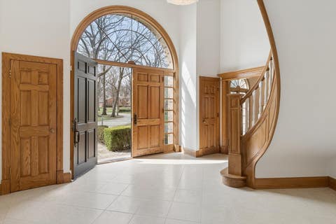 Tiny photo for 9 Squire Lane, St. Charles, IL 60174 (MLS # 12408553)