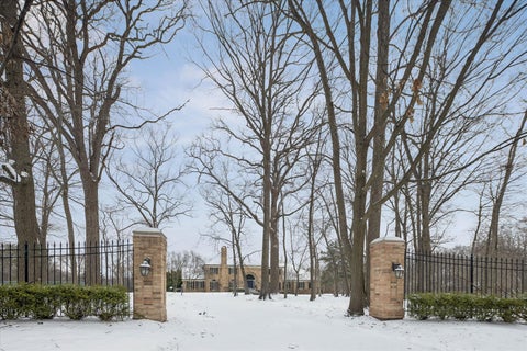 Tiny photo for 9 Squire Lane, St. Charles, IL 60174 (MLS # 12408553)