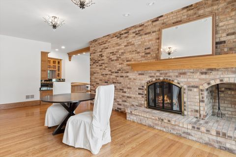 Tiny photo for 9 Squire Lane, St. Charles, IL 60174 (MLS # 12408553)