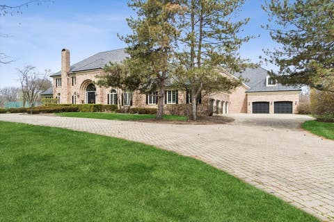 Photo of 9 Squire Lane, St. Charles, IL 60174 (MLS # 12408553)