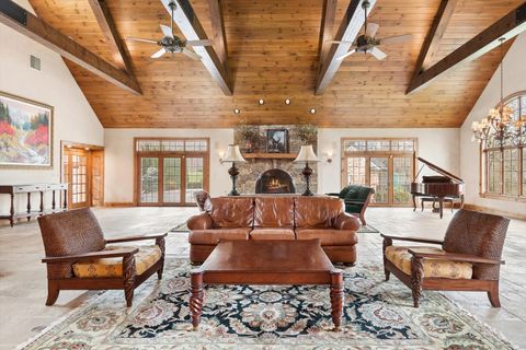 Tiny photo for 9 Squire Lane, St. Charles, IL 60174 (MLS # 12408553)