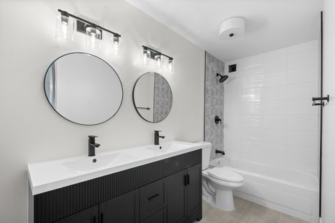 Tiny photo for 2020 N Lincoln Park W Park #6E, Chicago, IL 60614 (MLS # 12510769)