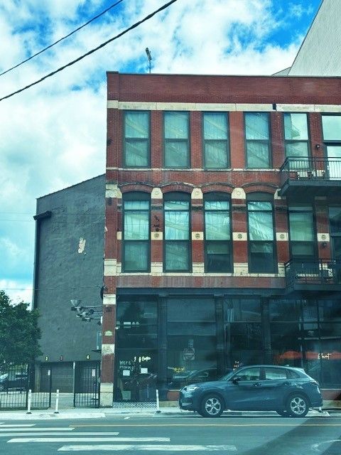 529 N Milwaukee Avenue Chicago IL 60642