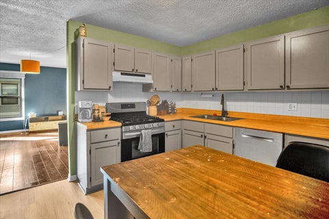 Tiny photo for 15340 Holly Court #B, Oak Forest, IL 60452 (MLS # 12790512)